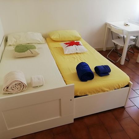 Over The Rainbow - Cozy Studio In The Centre Of Ferrara Appartement Buitenkant foto