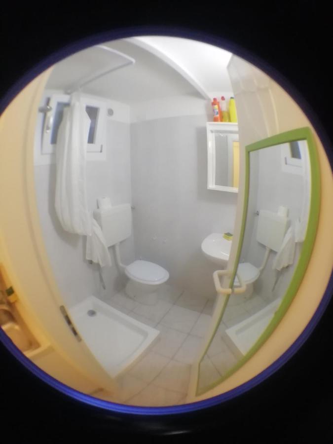 Over The Rainbow - Cozy Studio In The Centre Of Ferrara Appartement Buitenkant foto