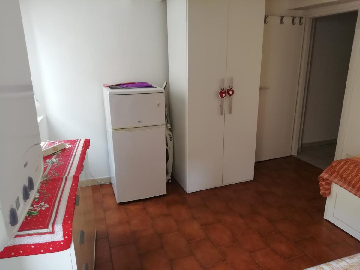 Over The Rainbow - Cozy Studio In The Centre Of Ferrara Appartement Buitenkant foto